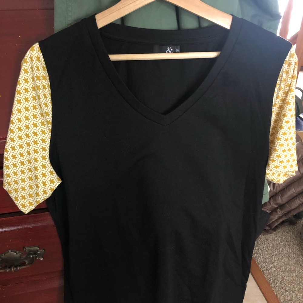 Ampersand Black v-neck T-shirt